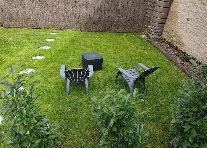 Independant Avec Terrasse Et Jardin *
